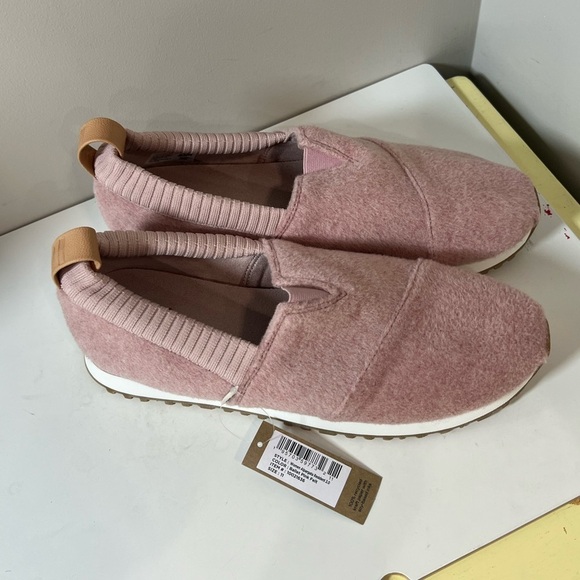 NWT Brand New Size 11 Toms Blush Ballet Pink Felt Flats Slip-On Shoes - Picture 6 of 13